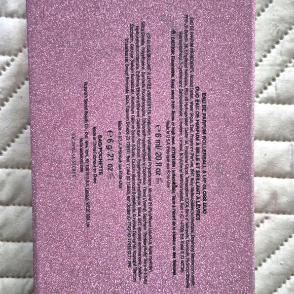 Victoria's Secret Glitter Makeup Set - Picture 6 of 6